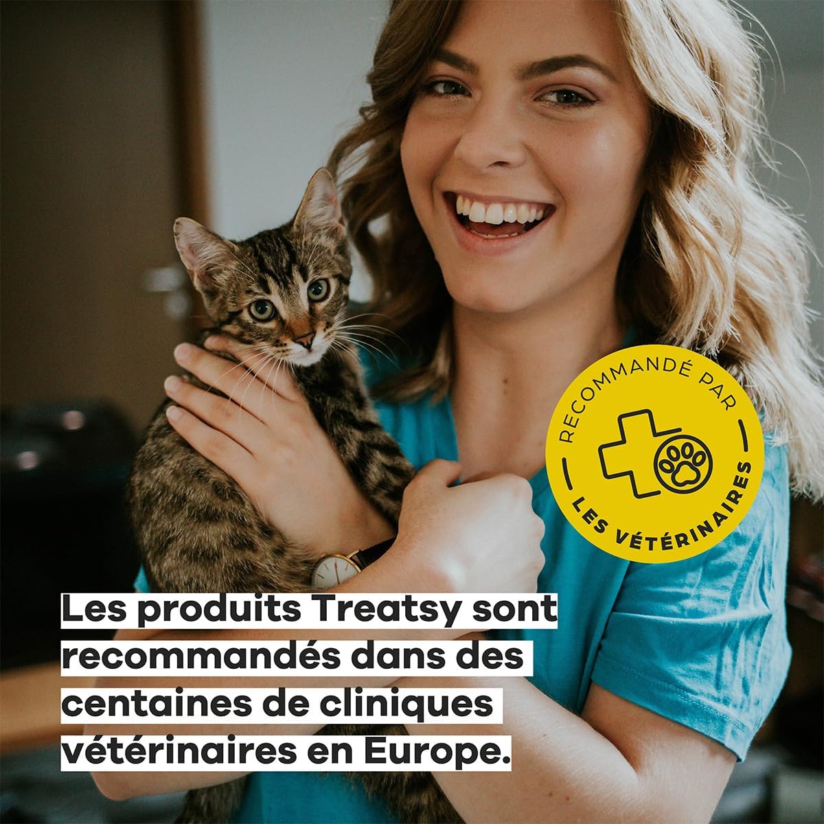 Probiotic food supplement with fish and chicken for cats