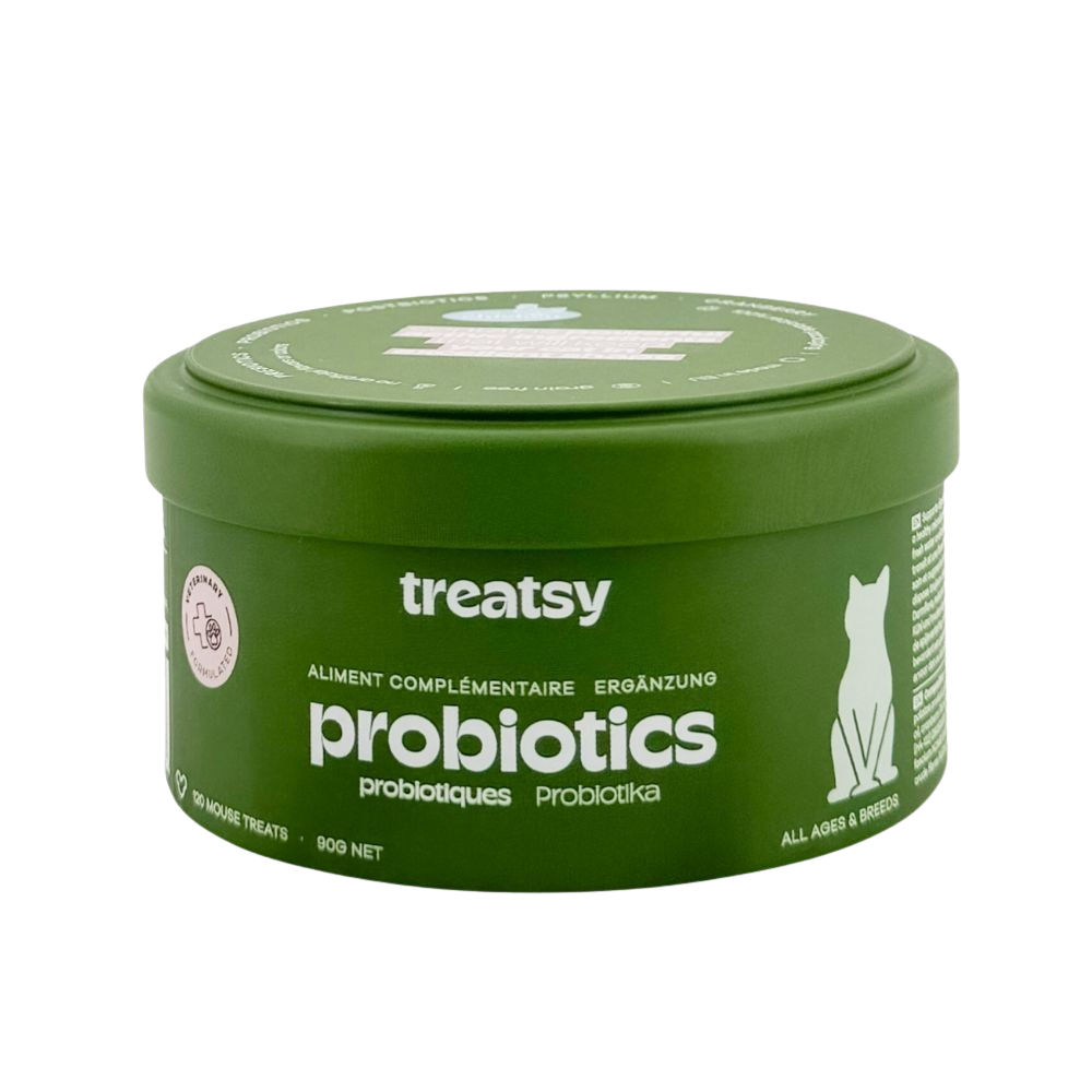 Probiotic food supplement with fish and chicken for cats