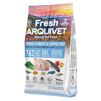 Semi-moist light kibble with fresh turkey and white fish