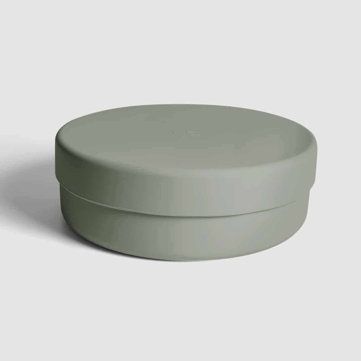 Silicone bowl with lid