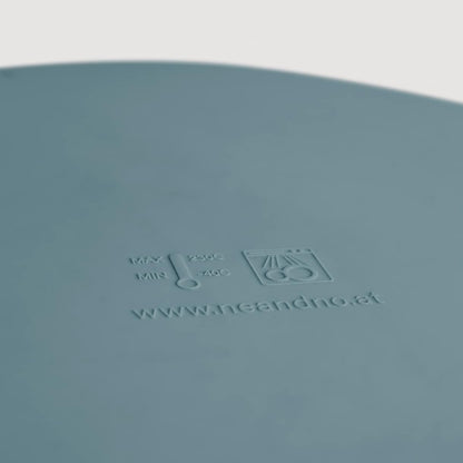 Silicone bowl with lid